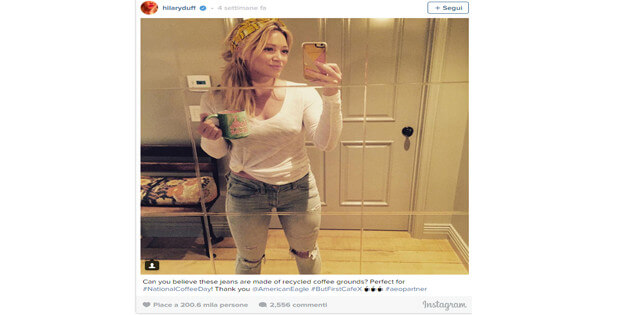 Hillary Duff posta su Instagram i suoi jeans al caffè