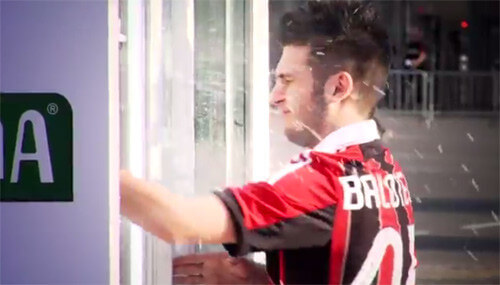 Levissima si pubblicizza a San Siro per il Milan (Video)