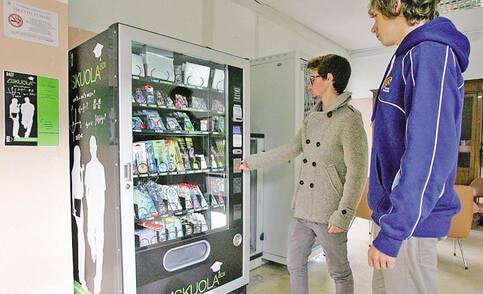 La Skuola Box vending machine