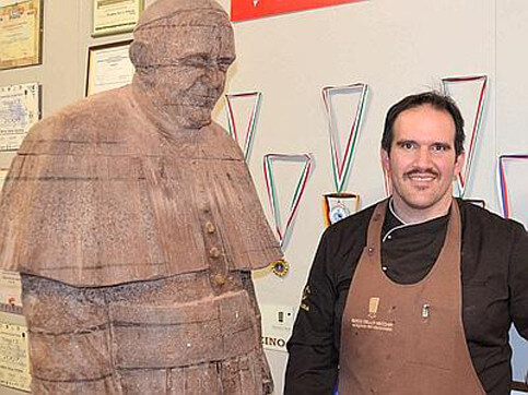 Un Papa di cioccolato inaugura il SIGEP 2014