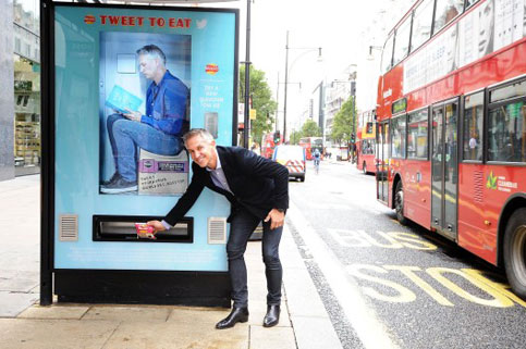 Londra. La fermata dell’autobus è una vending machine