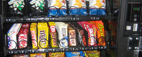 Le etichette poco leggibili dei distributori automatici
