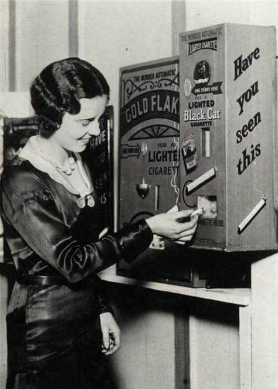 Vintage vending. L’incredibile dispenser di sigarette anni ’30