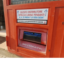 Il distributore automatico di sane “canne pensanti”