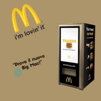 Solo per 3 ore McDonald’s regala burger alla vending machine!