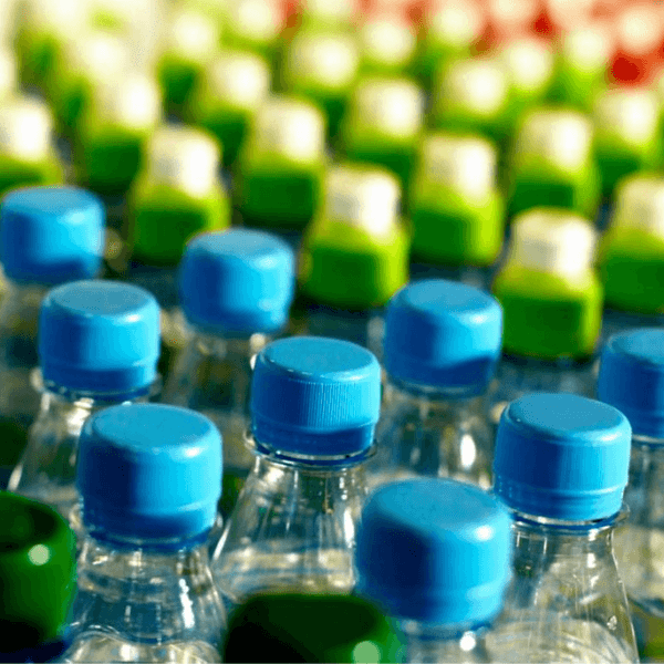 ASSOBIBE: entro il 2025 solo imballaggi in plastica 100% riciclabile per le bevande analcoliche