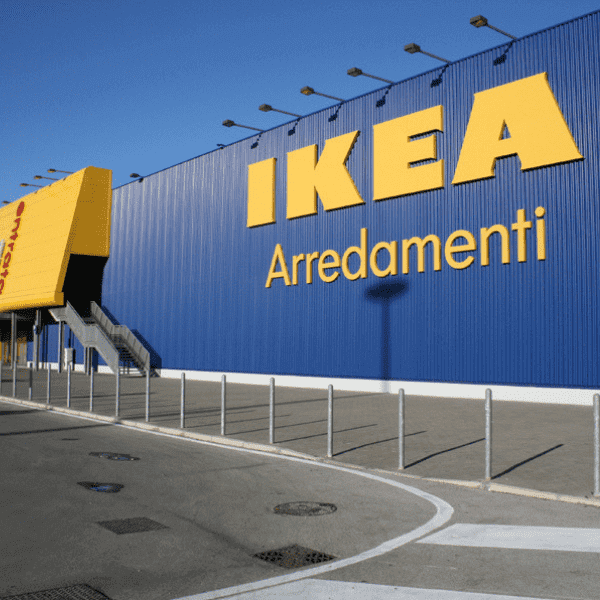 Sottratti 1.200 euro ai d.a. dell’IKEA di Parma. Scatta la denuncia
