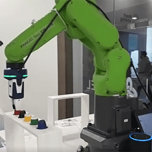 COBOT, il robot italo-nipponico che ti sceglie la capsula di caffè