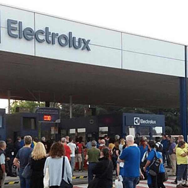Operai della Electrolux in sciopero per i disservizi alle macchinette