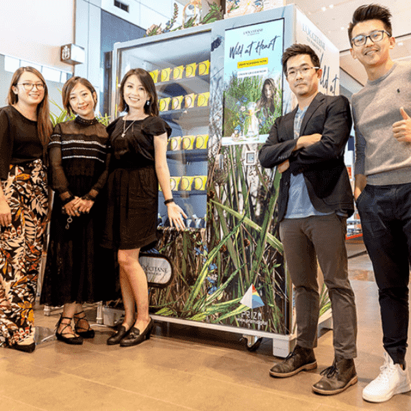 La digital vending machine per la campagna L’Occitane