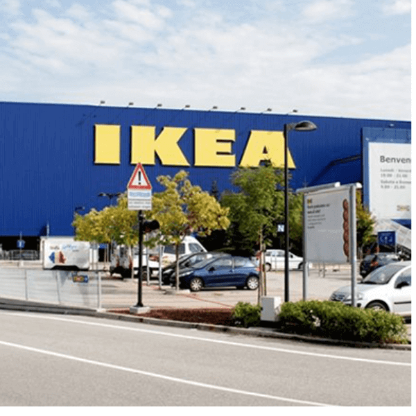 Preso il ladro seriale dei distributori automatici dell’IKEA di Padova