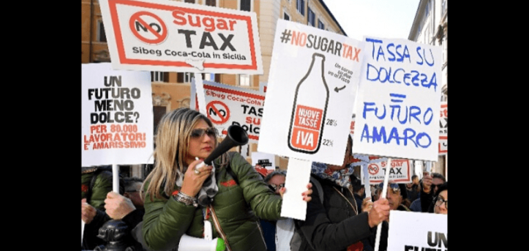 Coca-Cola. Cambiano le strategie per effetto delle nuove tasse Coca-Cola. Cambiano le strategie per effetto delle nuove tasse
