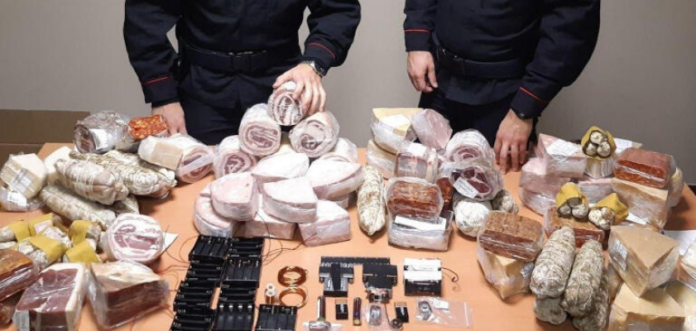 LADRI SALAMI E FORMAGGI 842 VENDING NEWS