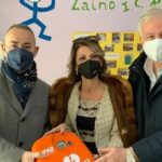 Alba Tramezzini dona un defibrillatore ad una scuola del territorio