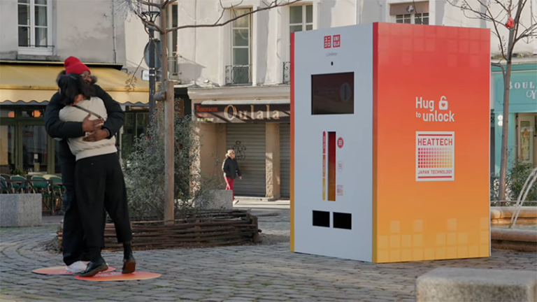 UNIQLO: una campagna di marketing con una speciale vending machine