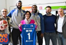Due cestiti della Pallacanestro Brescia in visita alla WEYOU