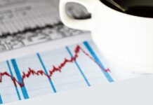 Il mercato del caffè cambia direzione: dopo mesi record crollano i prezzi